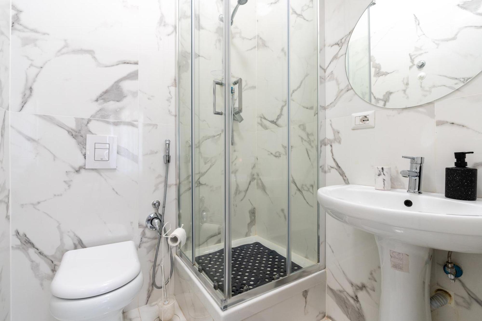 Amazing Apartment Near To Colosseo And Subway Ρώμη Εξωτερικό φωτογραφία